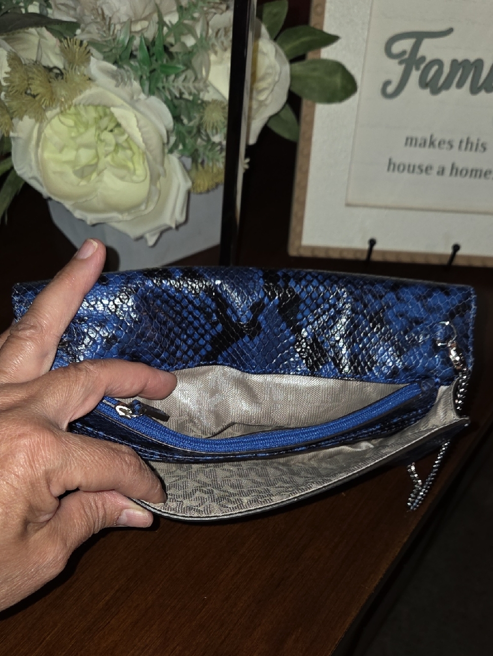 Michael Kors Ellie MD Shoulder Clutch Snake Print Handbag EUC - Picture 11 of 16